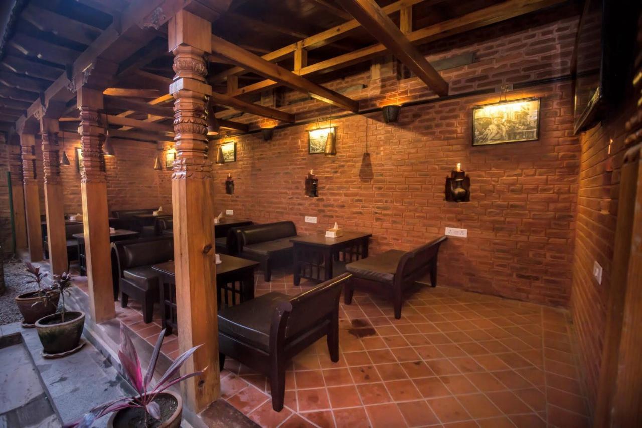 Hotel Baha Restaurant And Cafe Bhatgoan エクステリア 写真