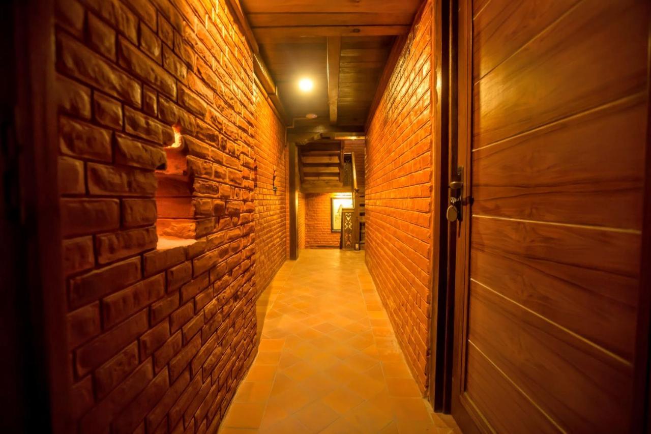 Hotel Baha Restaurant And Cafe Bhatgoan エクステリア 写真