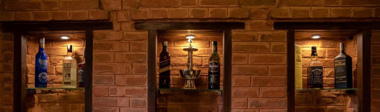 Hotel Baha Restaurant And Cafe Bhatgoan エクステリア 写真